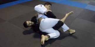 BJJ Guard Pass Hip Switch